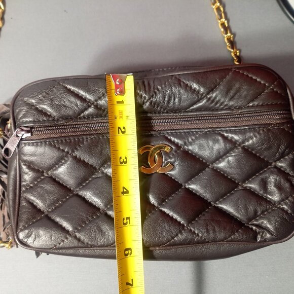 Quilted Brown Leather Shoulder Bag – Tassel & Chain Strap - Picture 13 of 16